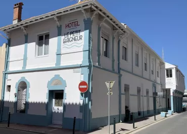Hotel Le Petit Baigneur Palavas façade
