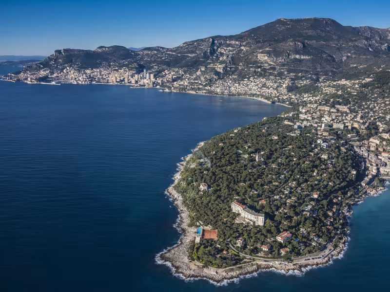 Vue aérienne du sentier littoral de Cap Martin 