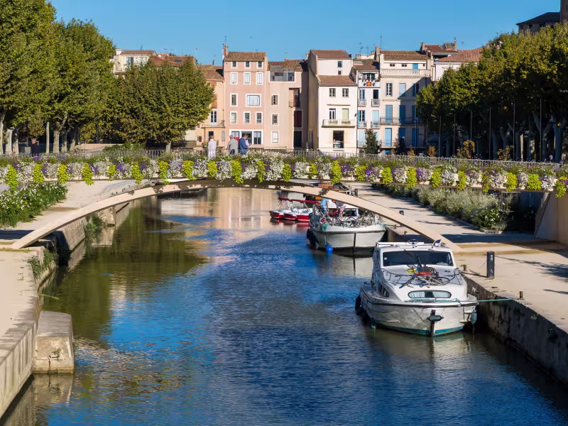 Pont des Marchands à Narbonne sur la Méditerranée à vélo