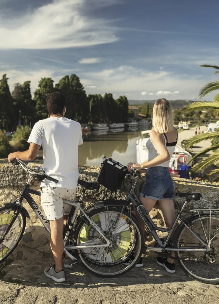 Cyclistes au Somail