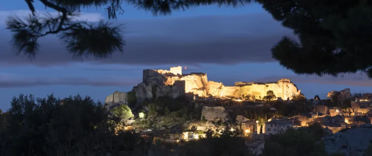 Les Baux de Provence au crépuscule