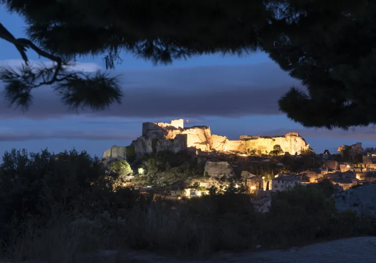 Les Baux de Provence au crépuscule