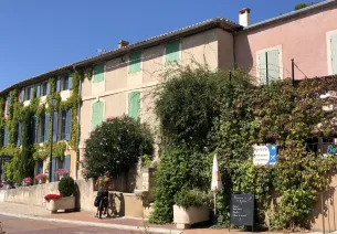 Les Beaumettes, village